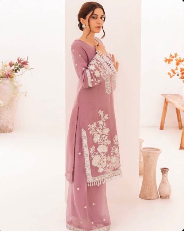 Leena - Image 5